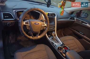 Седан Ford Fusion 2015 в Монастирищеві