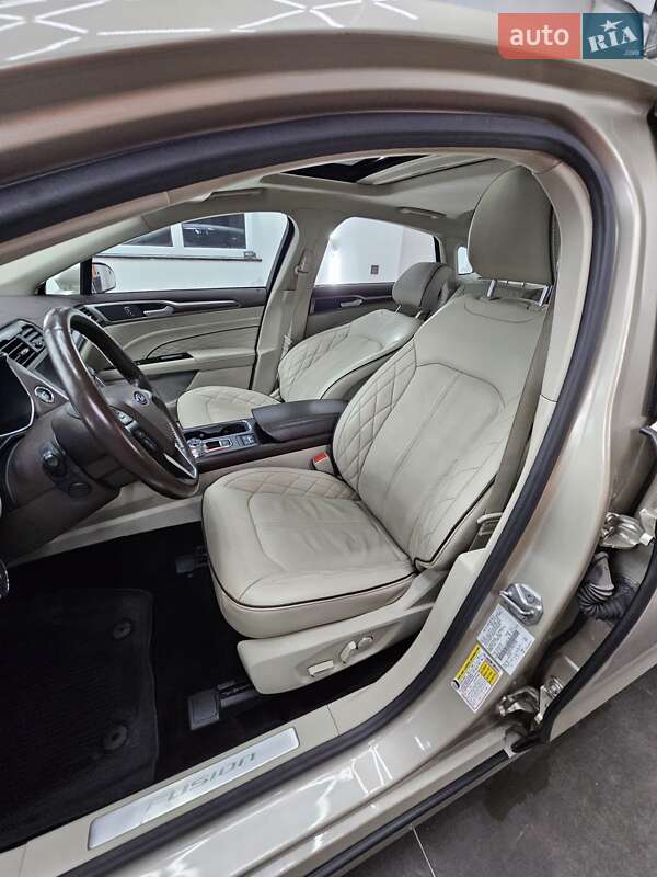 Седан Ford Fusion 2016 в Луцке