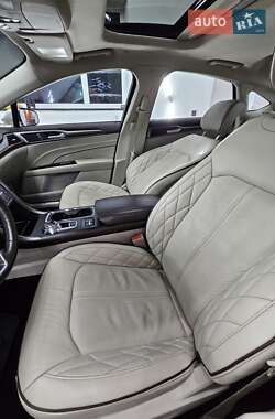 Седан Ford Fusion 2016 в 
