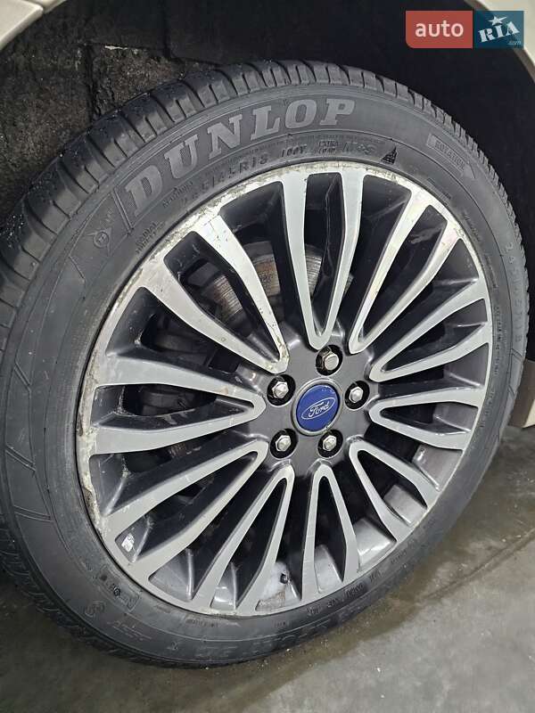 Седан Ford Fusion 2016 в Луцке
