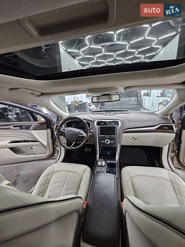 Седан Ford Fusion 2016 в Луцке