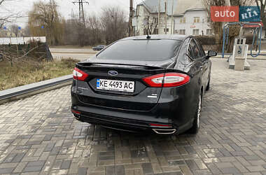 Седан Ford Fusion 2013 в 