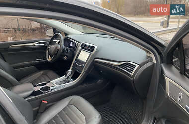 Седан Ford Fusion 2013 в 