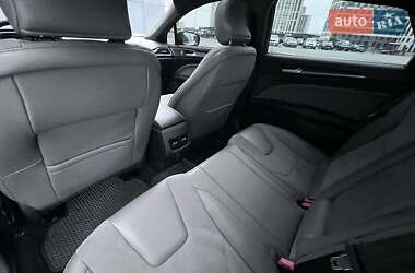 Седан Ford Fusion 2016 в 