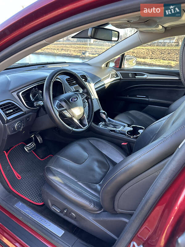 Седан Ford Fusion 2014 в Чернівцях