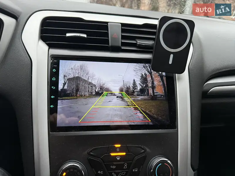 Седан Ford Fusion 2015 в 