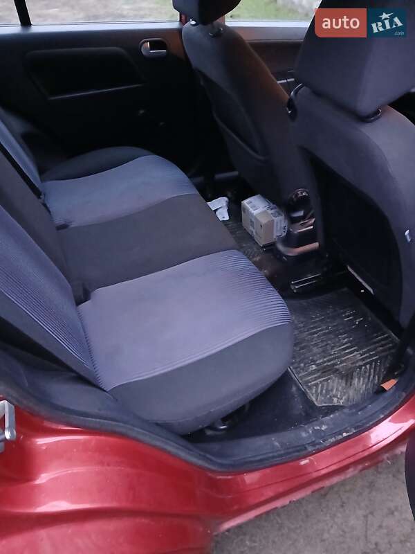 Хетчбек Ford Fusion 2007 в Березному