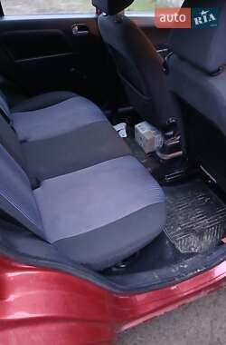 Хэтчбек Ford Fusion 2007 в 