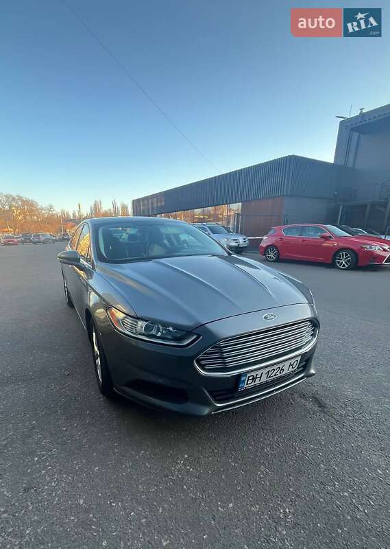 Седан Ford Fusion 2014 в Одесі