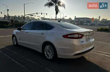 Седан Ford Fusion 2016 в 