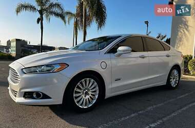 Седан Ford Fusion 2016 в 