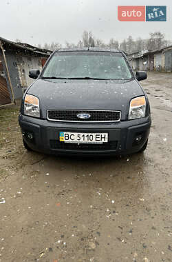 Хэтчбек Ford Fusion 2011 в Новояворовске