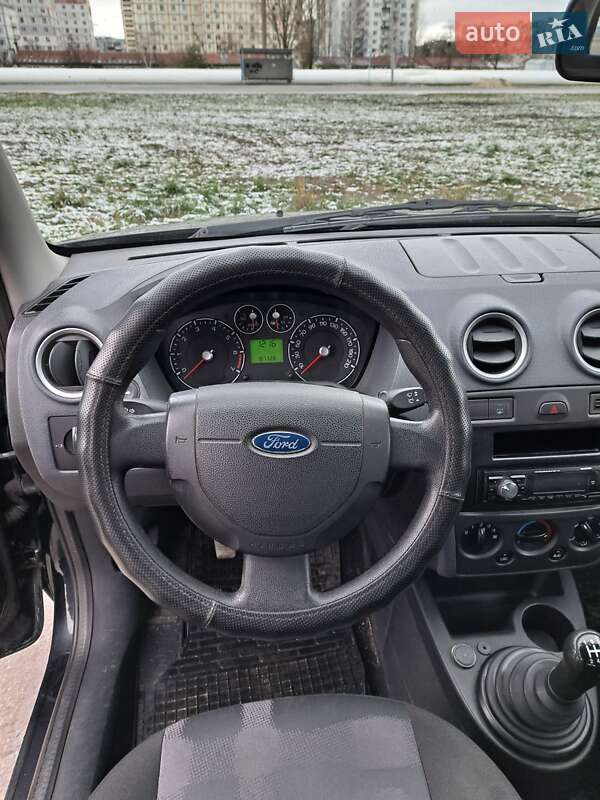 Хэтчбек Ford Fusion 2009 в Нетешине