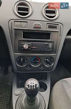 Хэтчбек Ford Fusion 2009 в 