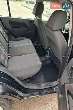 Хэтчбек Ford Fusion 2009 в 
