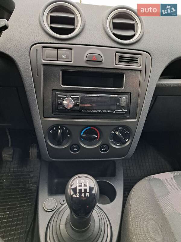 Хэтчбек Ford Fusion 2009 в Нетешине