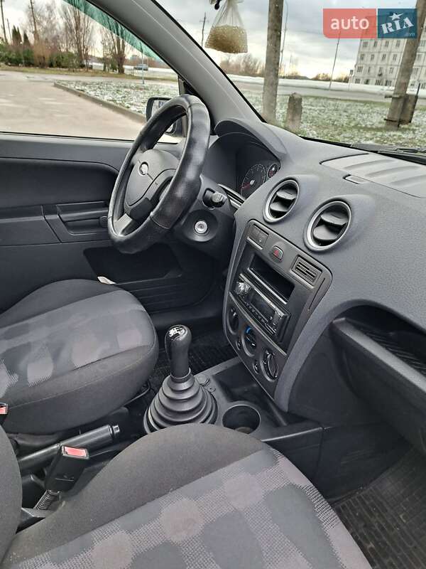 Хэтчбек Ford Fusion 2009 в Нетешине