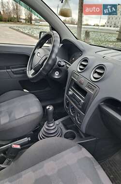 Хэтчбек Ford Fusion 2009 в 