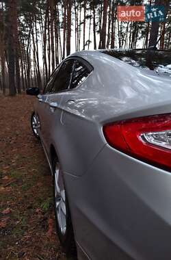 Седан Ford Fusion 2013 в 