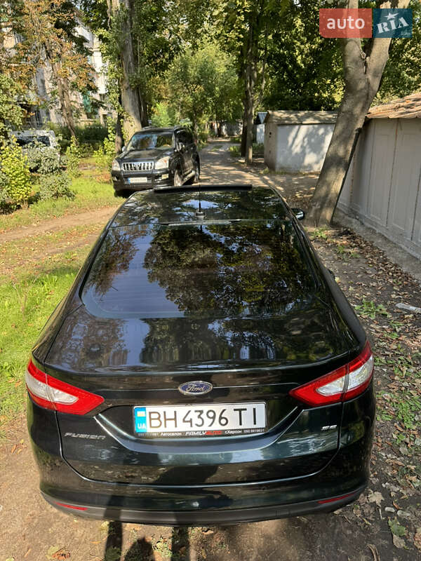 Седан Ford Fusion 2013 в Одесі