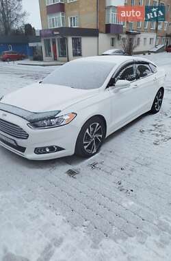 Седан Ford Fusion 2014 в Волочиську