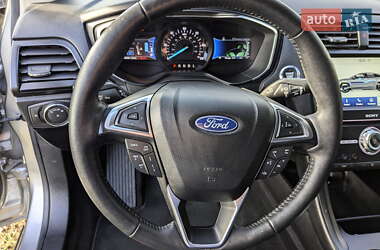 Седан Ford Fusion 2020 в 