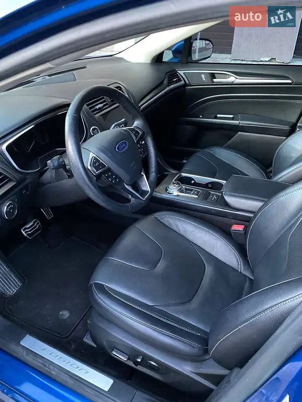 Седан Ford Fusion 2016 в 