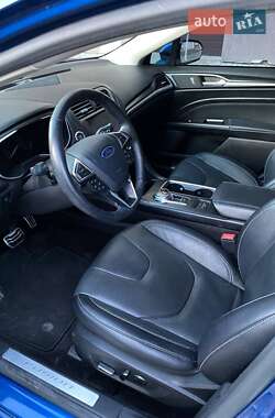 Седан Ford Fusion 2016 в 