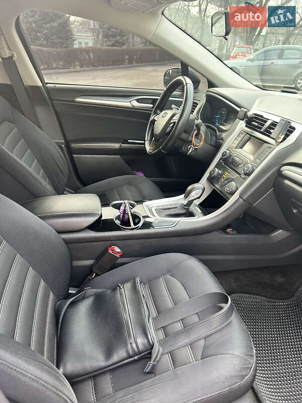 Седан Ford Fusion 2014 в Дніпрі