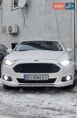Седан Ford Fusion 2015 в 