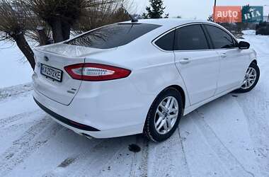 Седан Ford Fusion 2012 в 