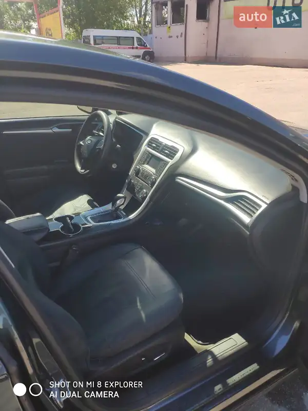 Седан Ford Fusion 2015 в 