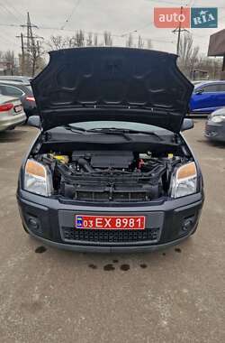 Хэтчбек Ford Fusion 2006 в 