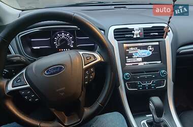 Седан Ford Fusion 2015 в 