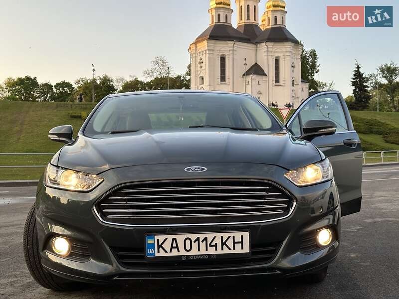 Седан Ford Fusion 2015 в Чернігові