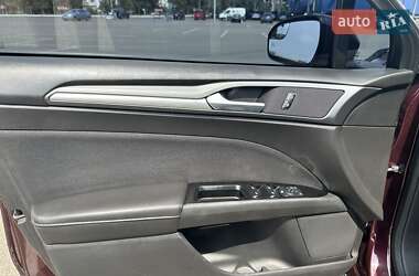 Седан Ford Fusion 2013 в 