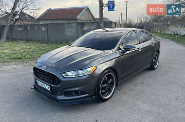 Седан Ford Fusion 2015 в Одесі