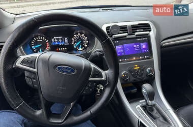 Седан Ford Fusion 2014 в Черновцах