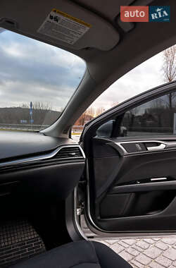 Седан Ford Fusion 2012 в 