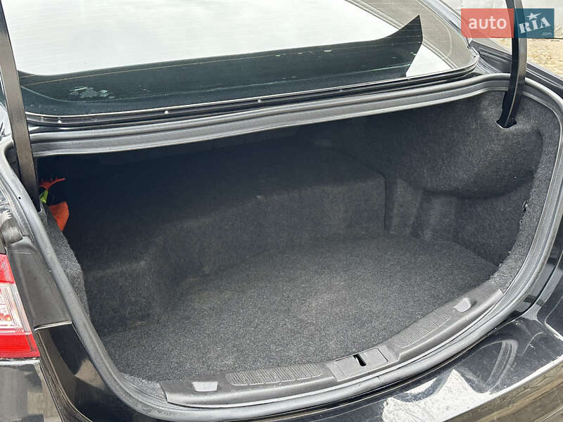 Седан Ford Fusion 2014 в Тульчині