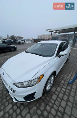 Седан Ford Fusion 2019 в 