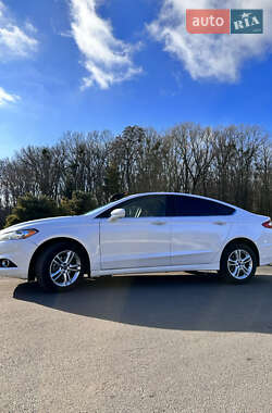 Седан Ford Fusion 2015 в 