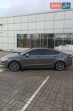 Седан Ford Fusion 2013 в 