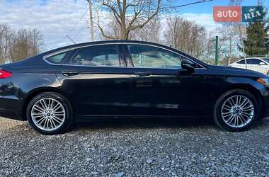 Седан Ford Fusion 2014 в Стрию