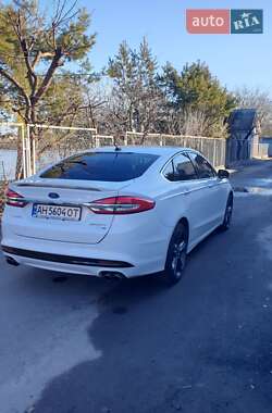 Седан Ford Fusion 2016 в 