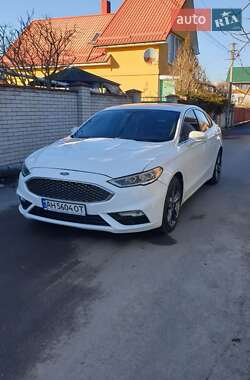 Седан Ford Fusion 2016 в 