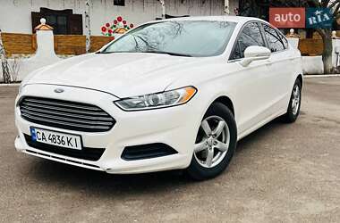 Седан Ford Fusion 2013 в Смілі