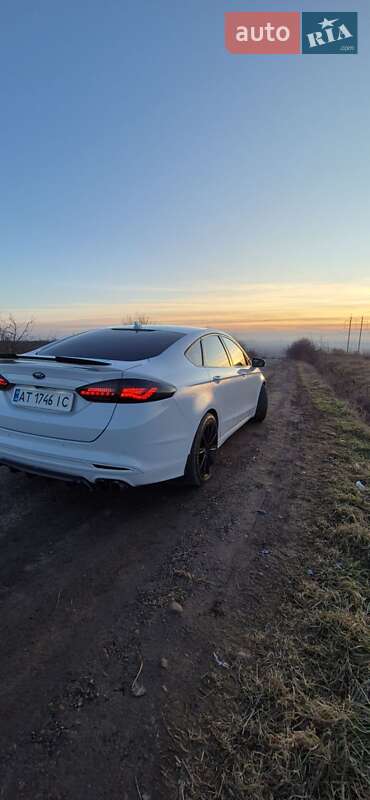 Седан Ford Fusion 2019 в Івано-Франківську