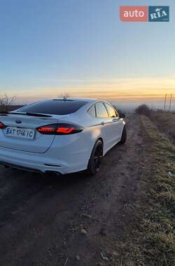 Седан Ford Fusion 2019 в 