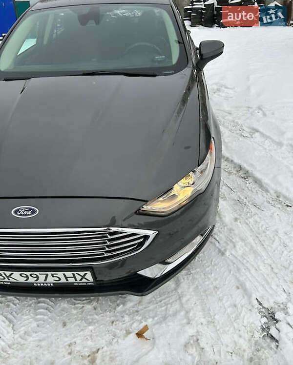 Седан Ford Fusion 2018 в Ровно